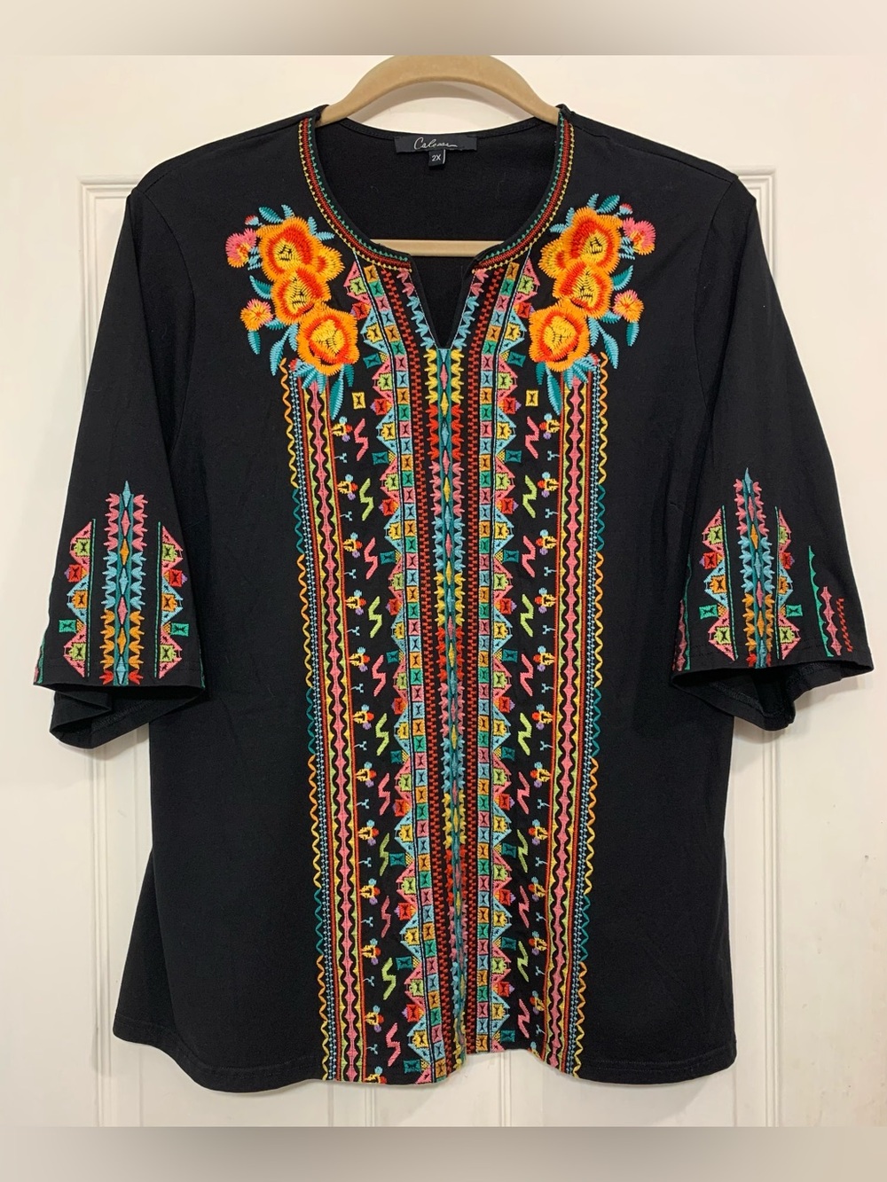 Caleosa Black Embroidered Floral V-Neck Tunic Boho 2x Blouse. 3995J3